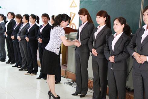 夏季商場(chǎng)銷(xiāo)售工服定制