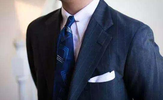 定制西服注意細節